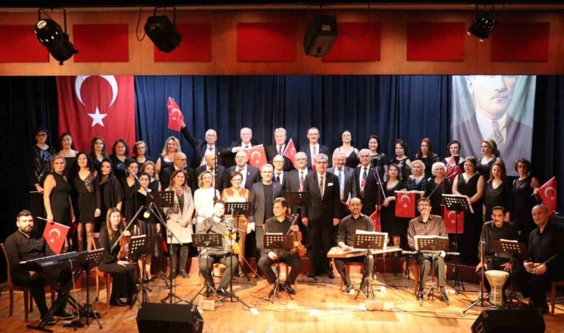 Nazilli Belediyesi Türk Sanat Müziği Korosu’nun ’Nostaljik Şarkılar’ konseri büyük