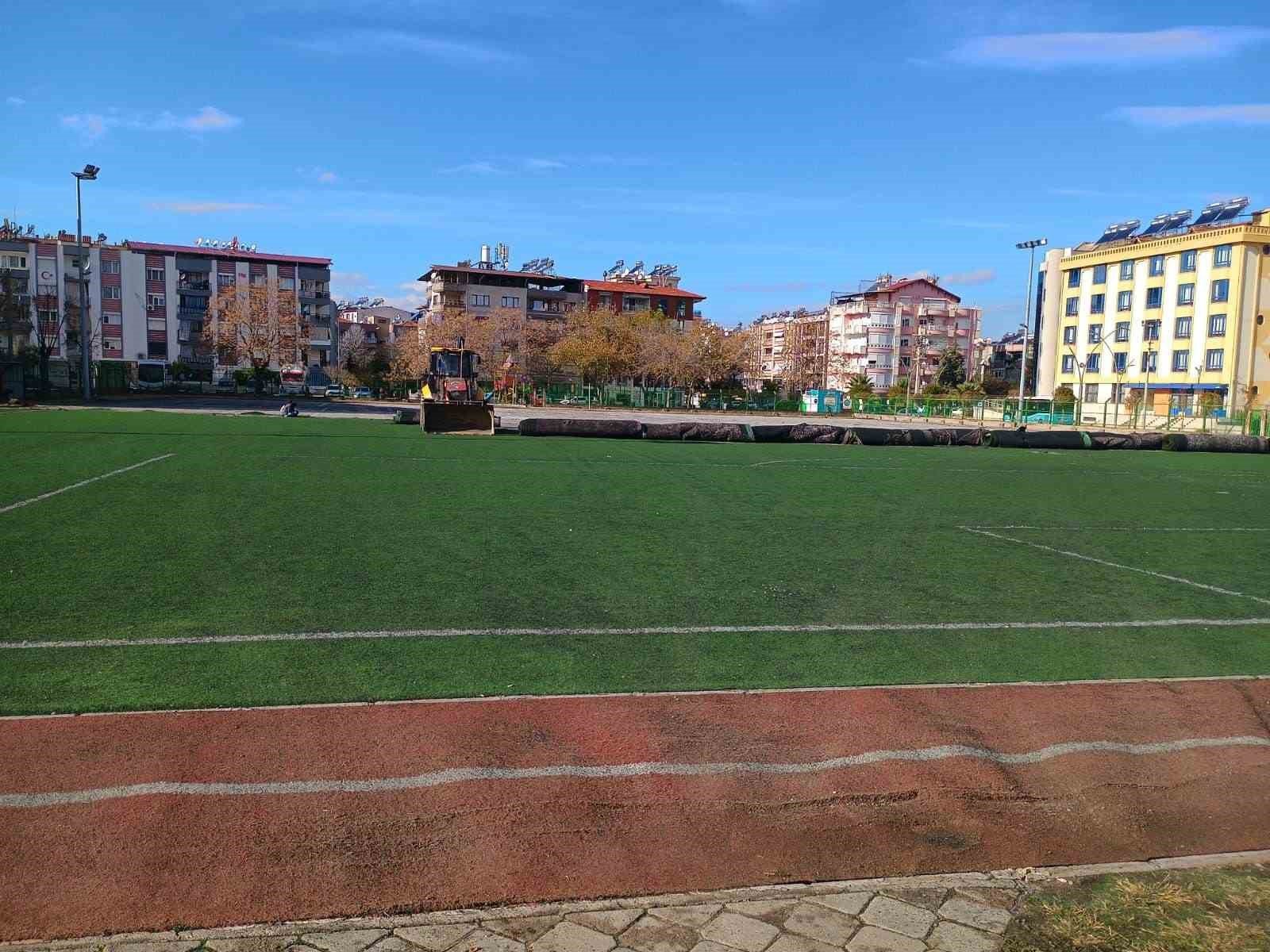 Salihli’de Ali İhsan Karayiğit Stadı yenileniyor