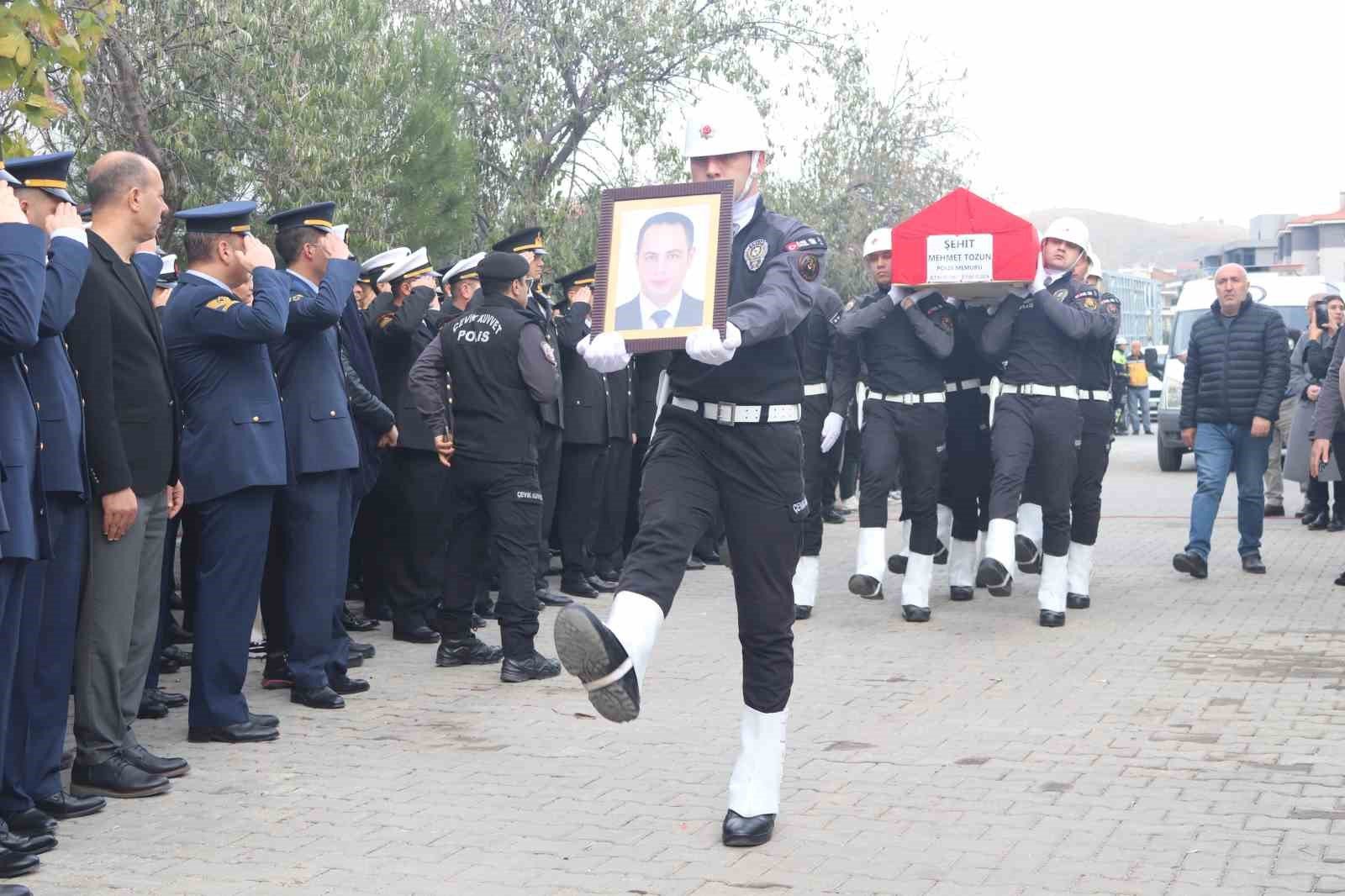 Şehit babaya son bakış