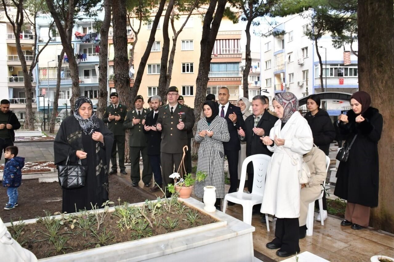 Şehit Enis Budak mezarı başında anıldı