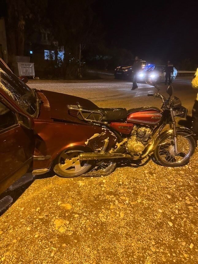 Serik’te otomobil ile motosiklet çarpıştı: 1 ölü 1 yaralı Serik’te otomobil ile motosiklet çarpıştı: 1 ölü 1 yaralı