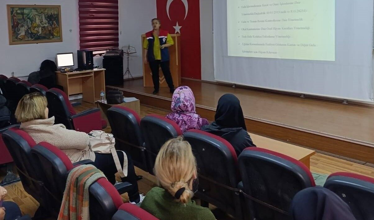 Söke’de okul kantin ve yemekhane çalışanlarına hijyen eğitimi