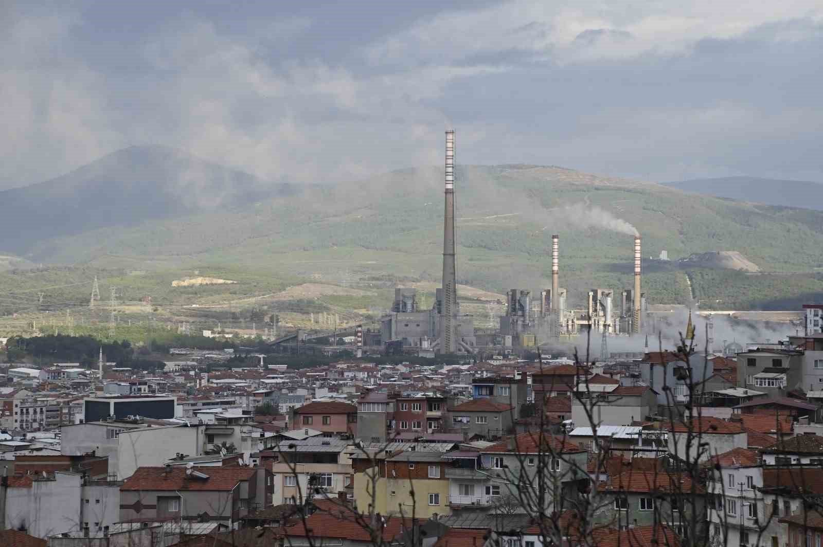 Soma Termik Santralinden yükselen dumanlar sıhhati tehdit ediyor