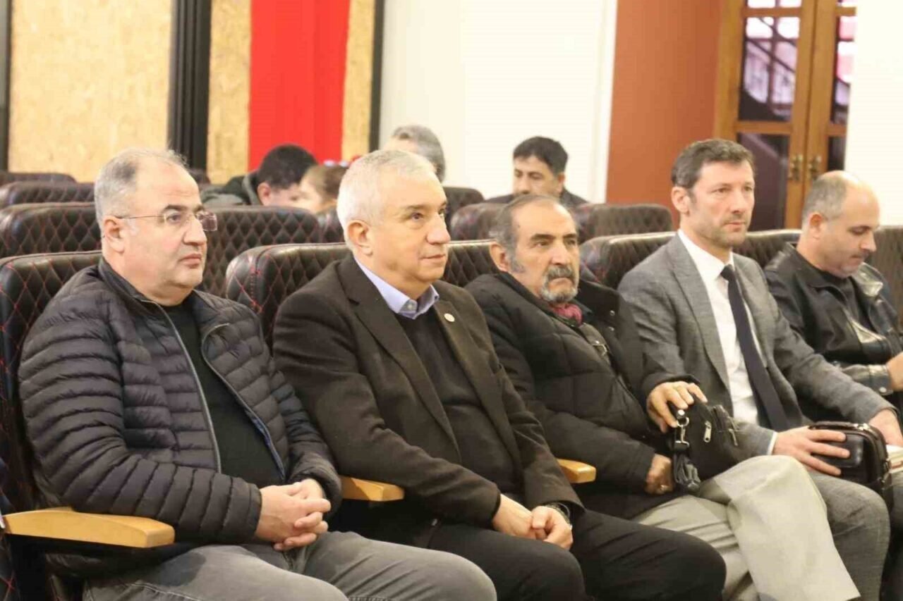 ‘Turgutlu yazarlarıyla buluşuyor’ programı beğenildi