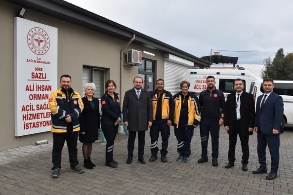 Vilayet Sıhhat Müdürü Şenkul acil sağlık hizmetleri çalışanı ile bir ortaya geldi