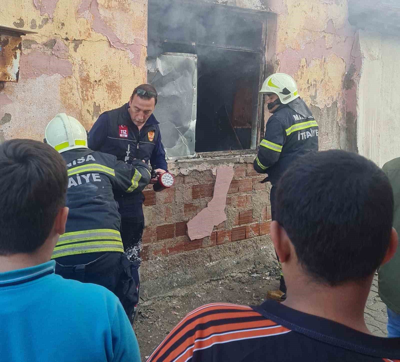 Yangın çıkan meskende köpek var argümanı takımları harekete geçirdi