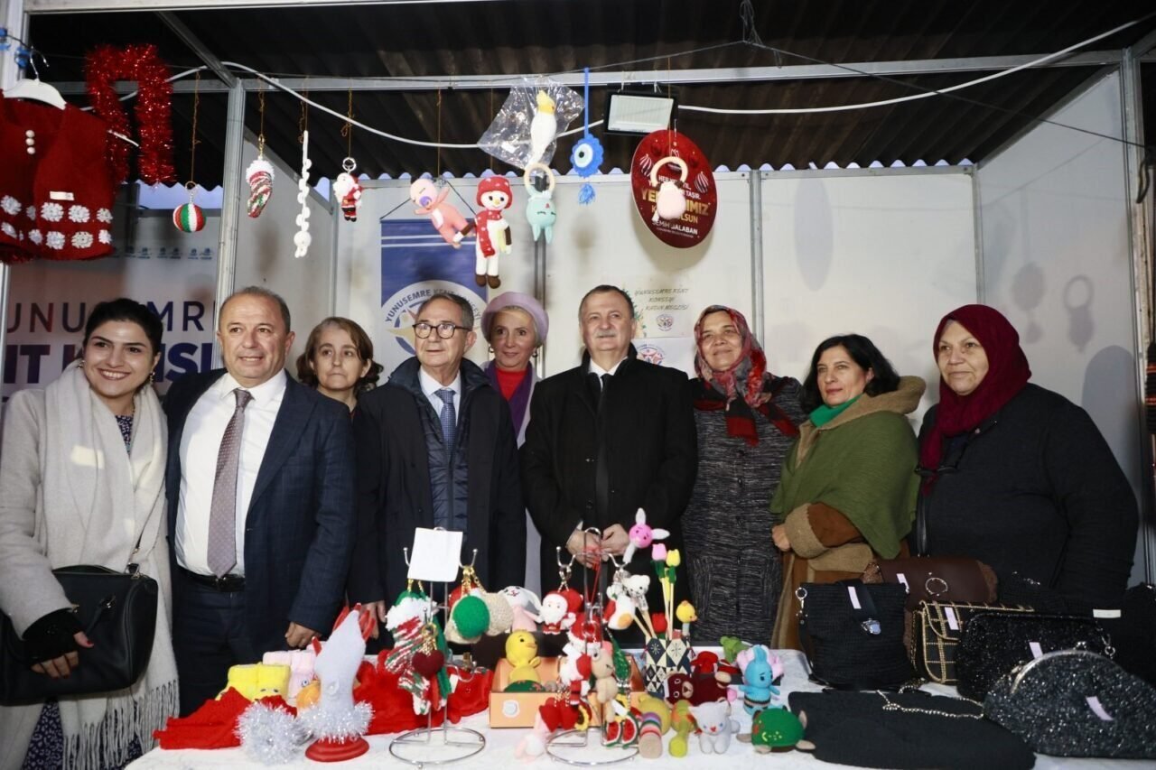 Yunusemre’de Yeni Yıl Çarşısı açıldı