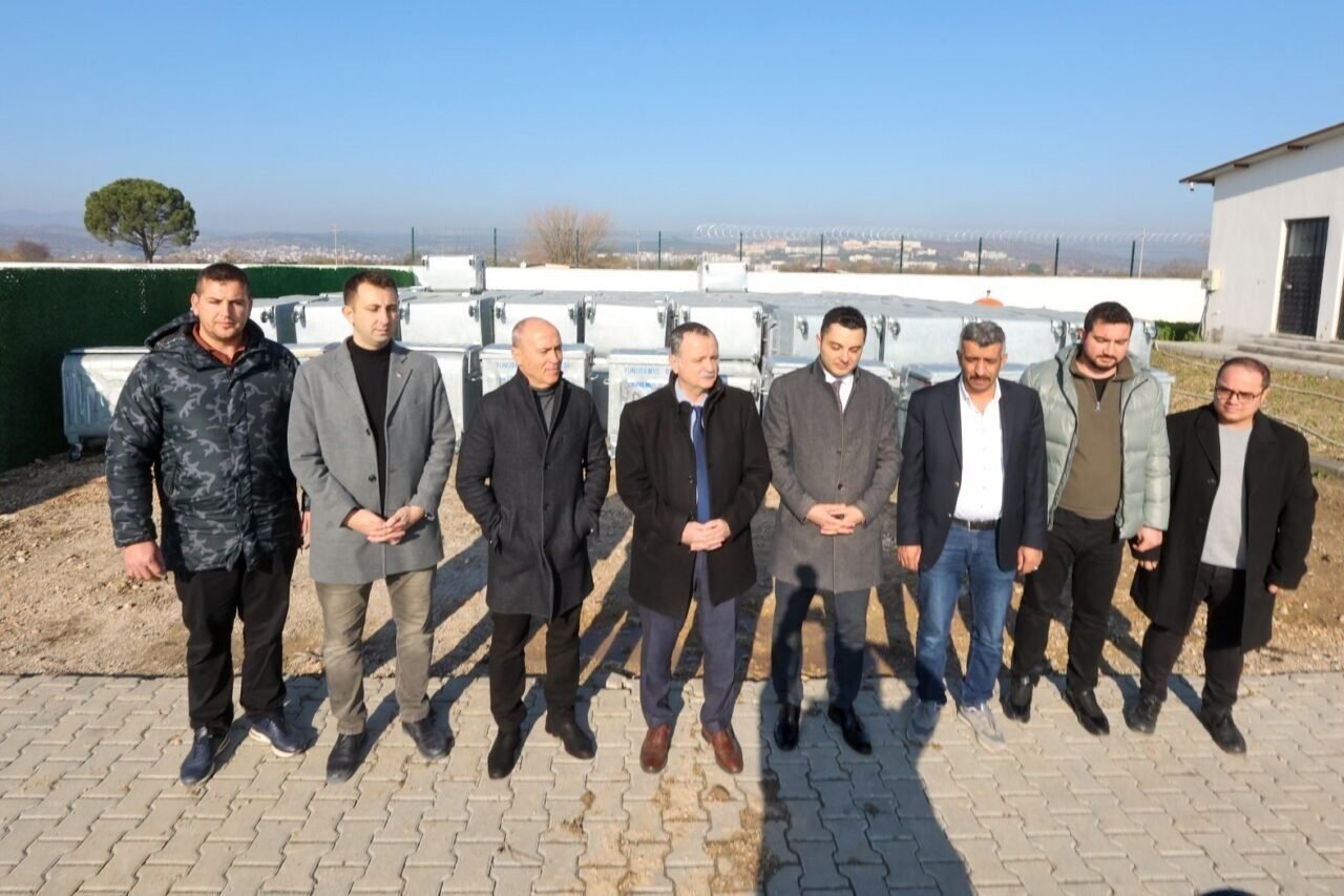 Yunusemre’ye 500 çöp konteyneri alındı