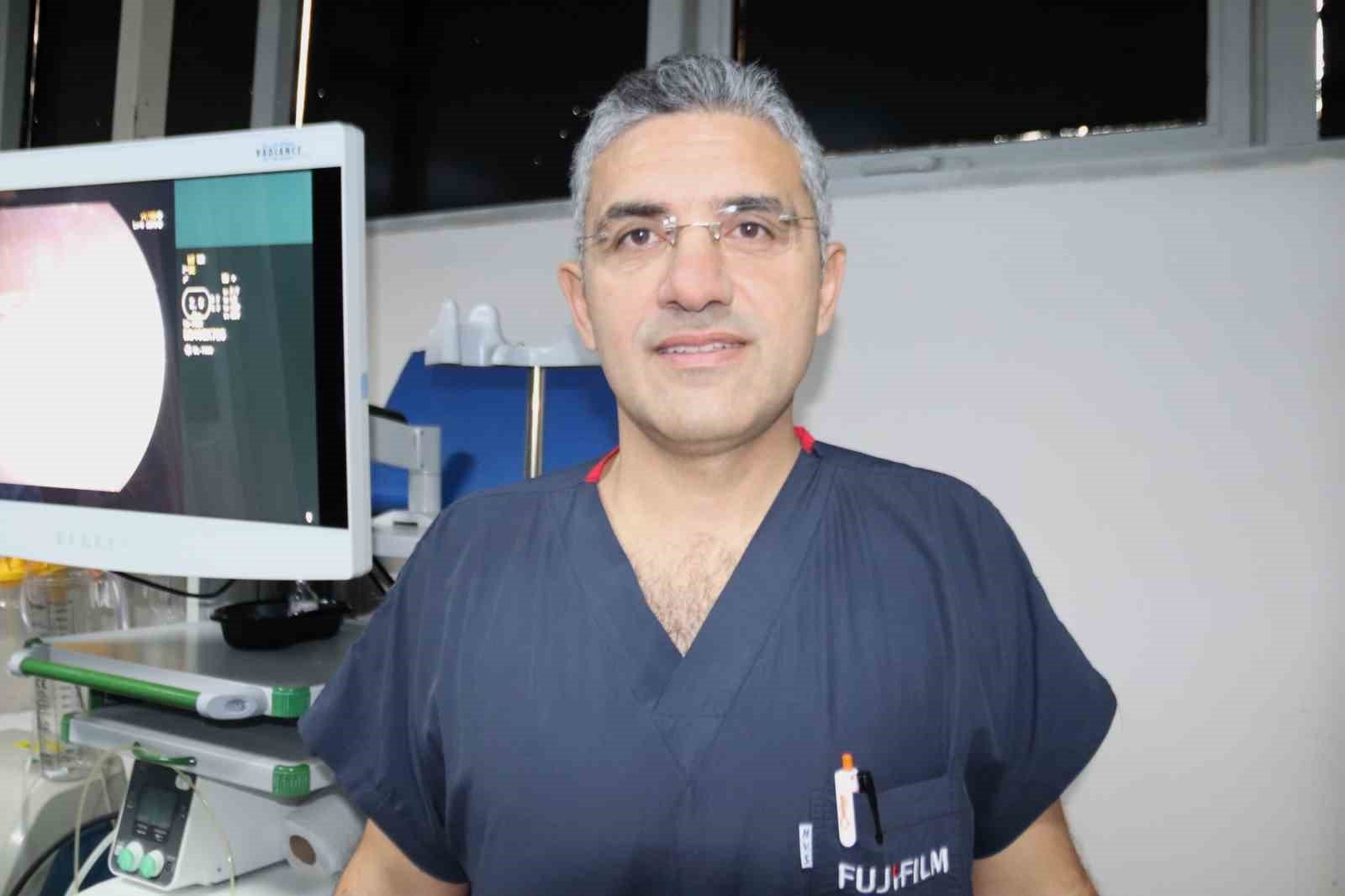 Yutkunamama şikayetiyle gitti, yemek borusundan 6 santimlik dev lezyon çıkartıldı