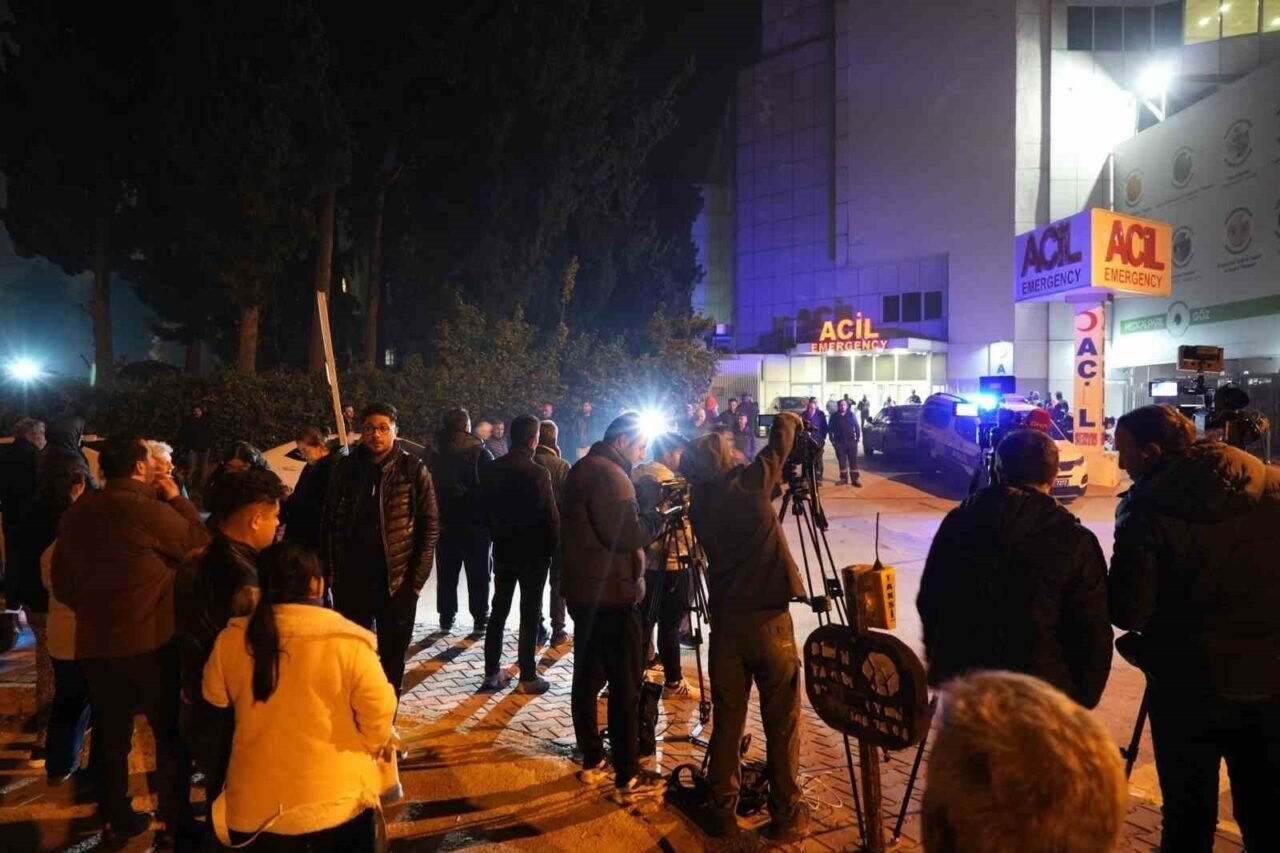 Ferdi Tayfur’un sevenleri dua edip gözyaşlarına boğuldu