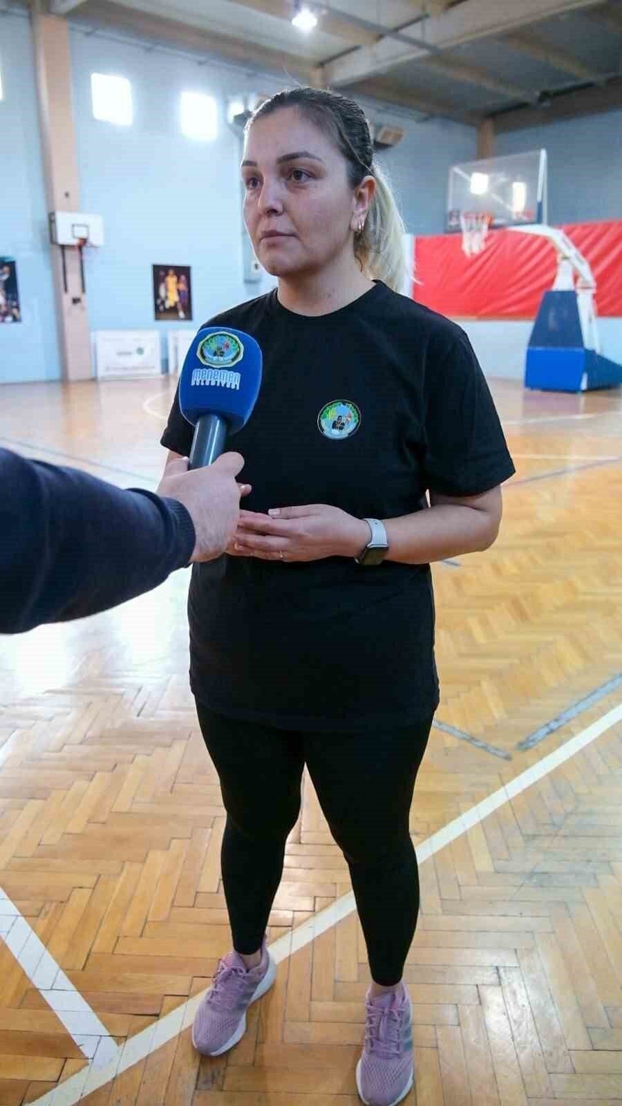 Menemenli kadınlar ücretsiz zumba kursunda buluşuyor