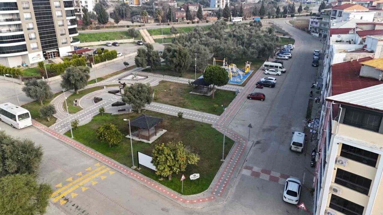 Nazilli’deki yeşil alanlarda temizlik ve bakım çalışması sürüyor