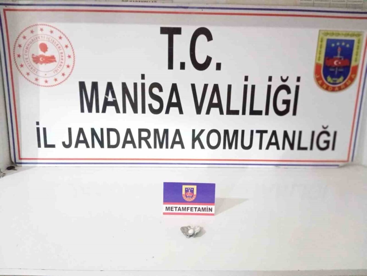 Sarıgöl’de jandarmadan uyuşturucu operasyonu Sarıgöl’de jandarmadan uyuşturucu operasyonu