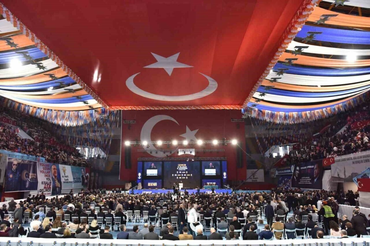 AK Parti İzmir 8’inci Olağan İl Kongresi başladı