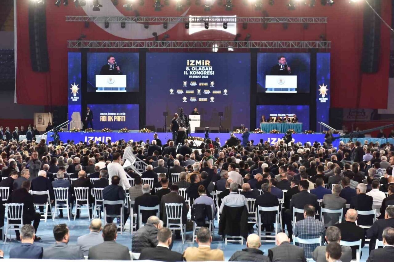 AK Parti İzmir 8’inci Olağan İl Kongresi başladı
