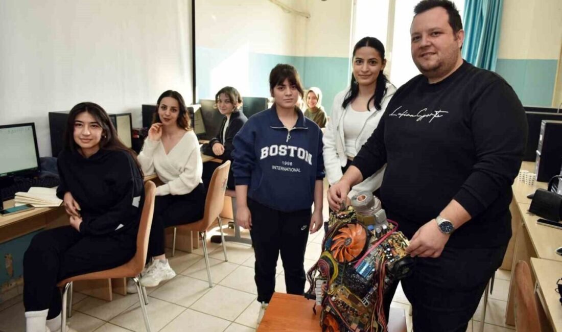 Antalya Kepez Meslek Eğitim Kursları (AKMEK), sunduğu eğitimlerle kursiyerlerine mesleki