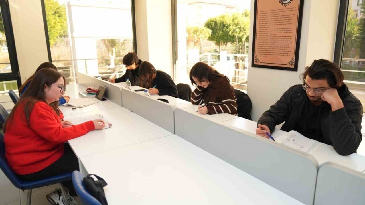 Alanya’da 694 öğrenciye ücretsiz eğitim