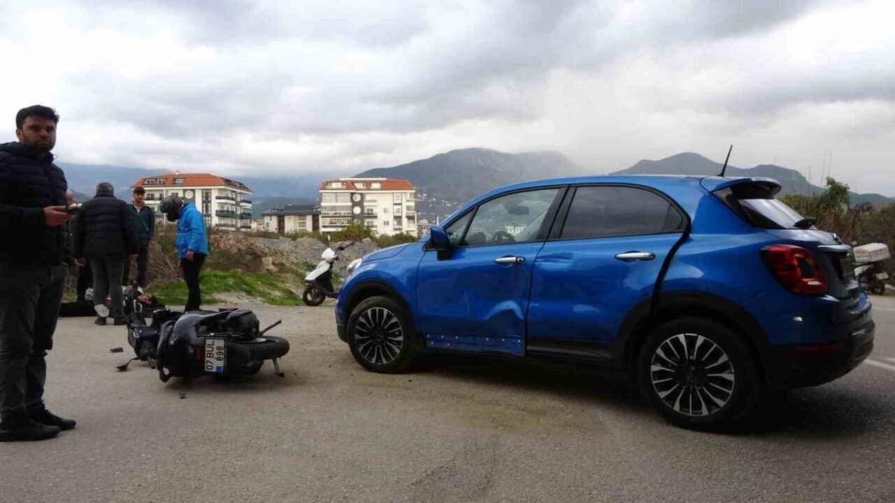 Alanya’da otomobil ile motosiklet çarpıştı: 1 yaralı
