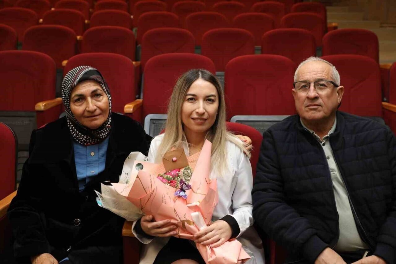 ALKÜ ve Alanya EAH ilk uzmanını verdi