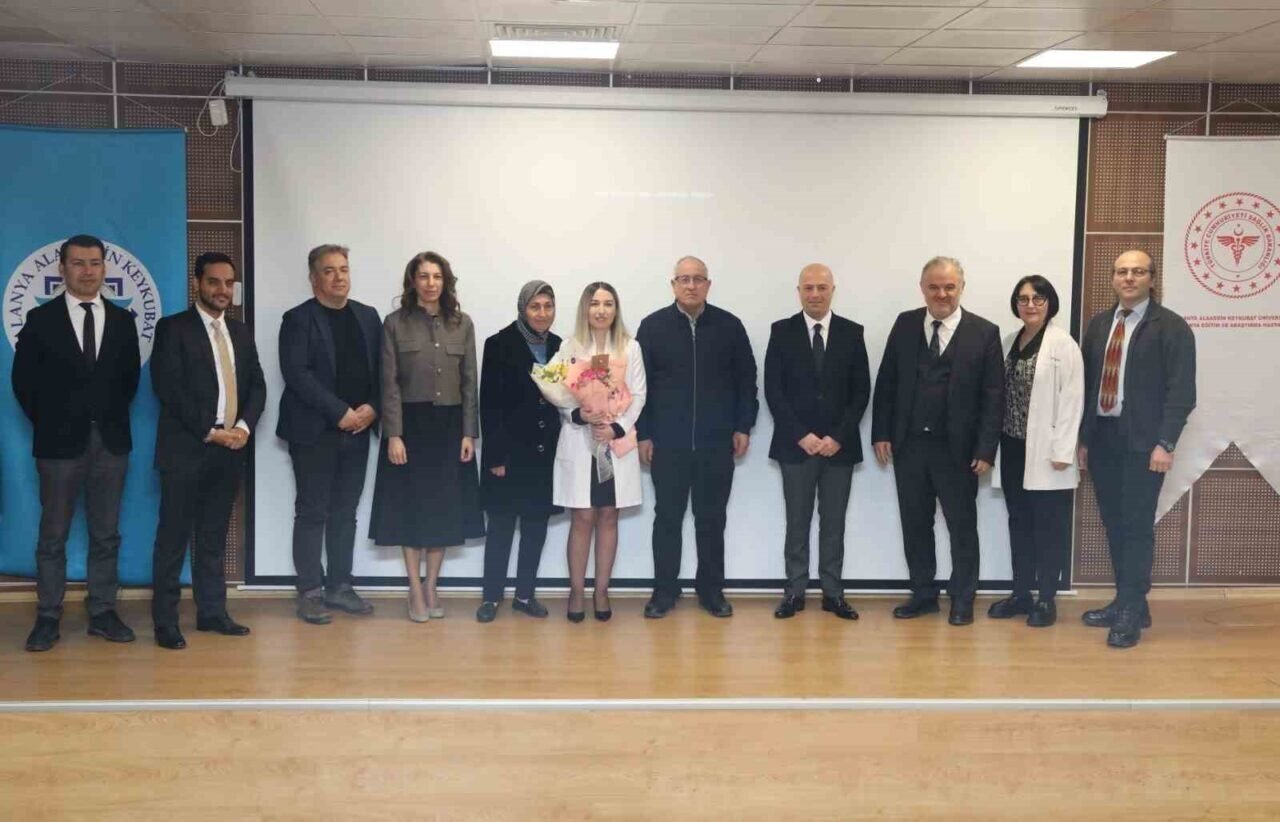 ALKÜ ve Alanya EAH ilk uzmanını verdi