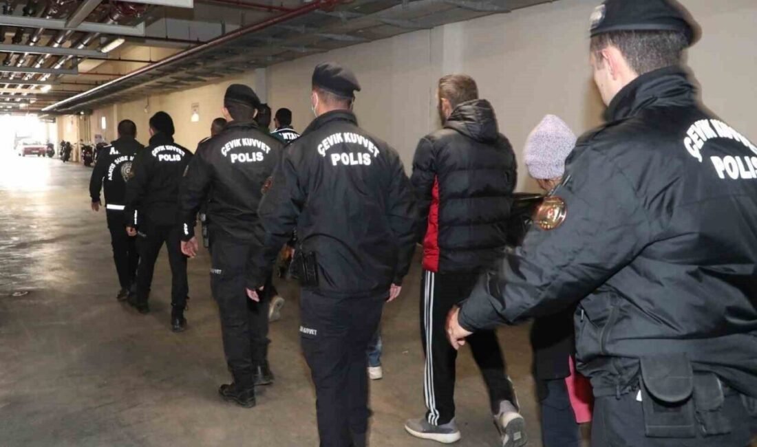 Antalya’da son 1 haftada düzenlenen operasyonlarda çeşitli suçlardan aranan 542