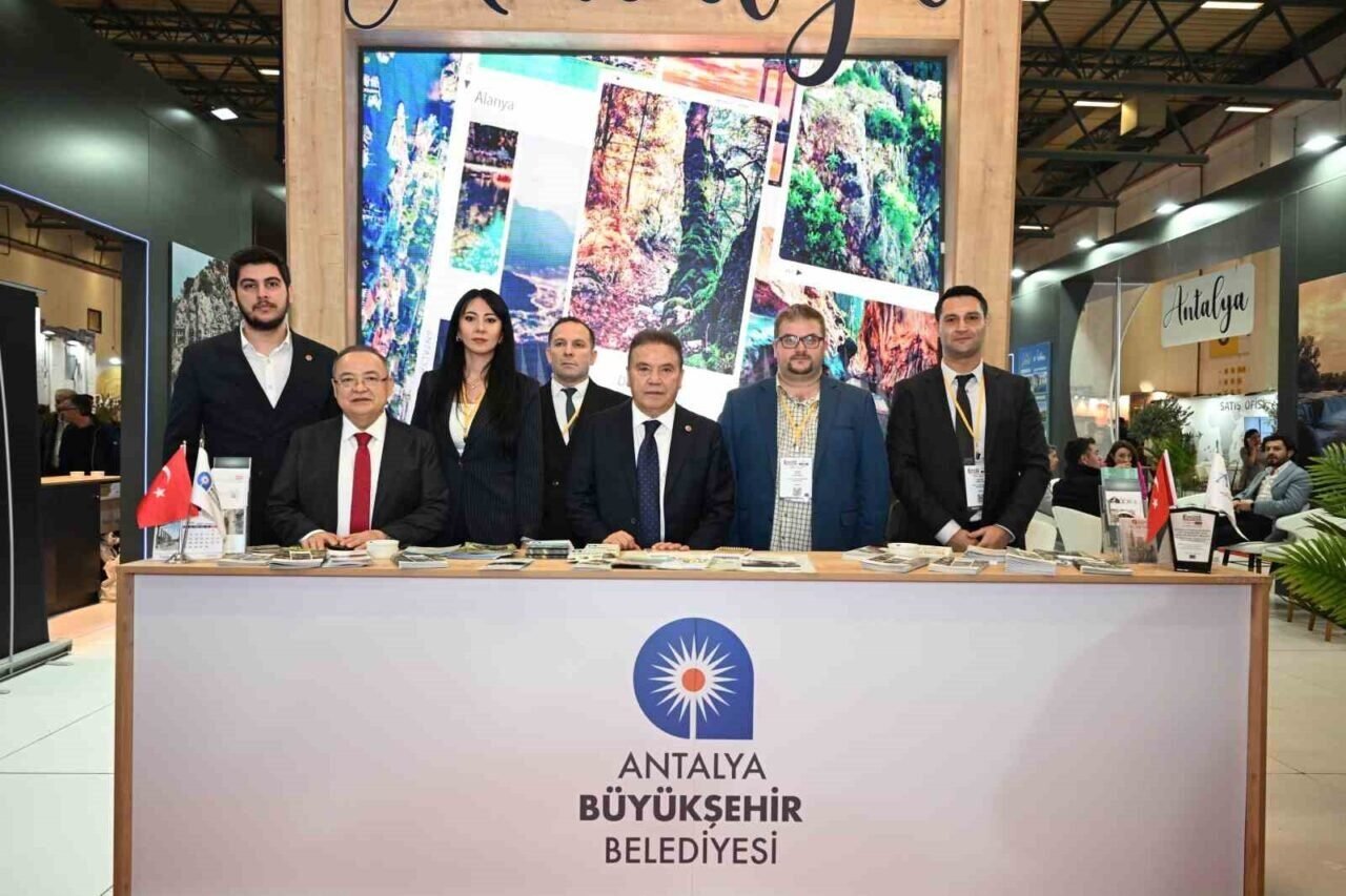 Başkan Böcek, EMITT 2025’te Antalya’yı tanıtıyor