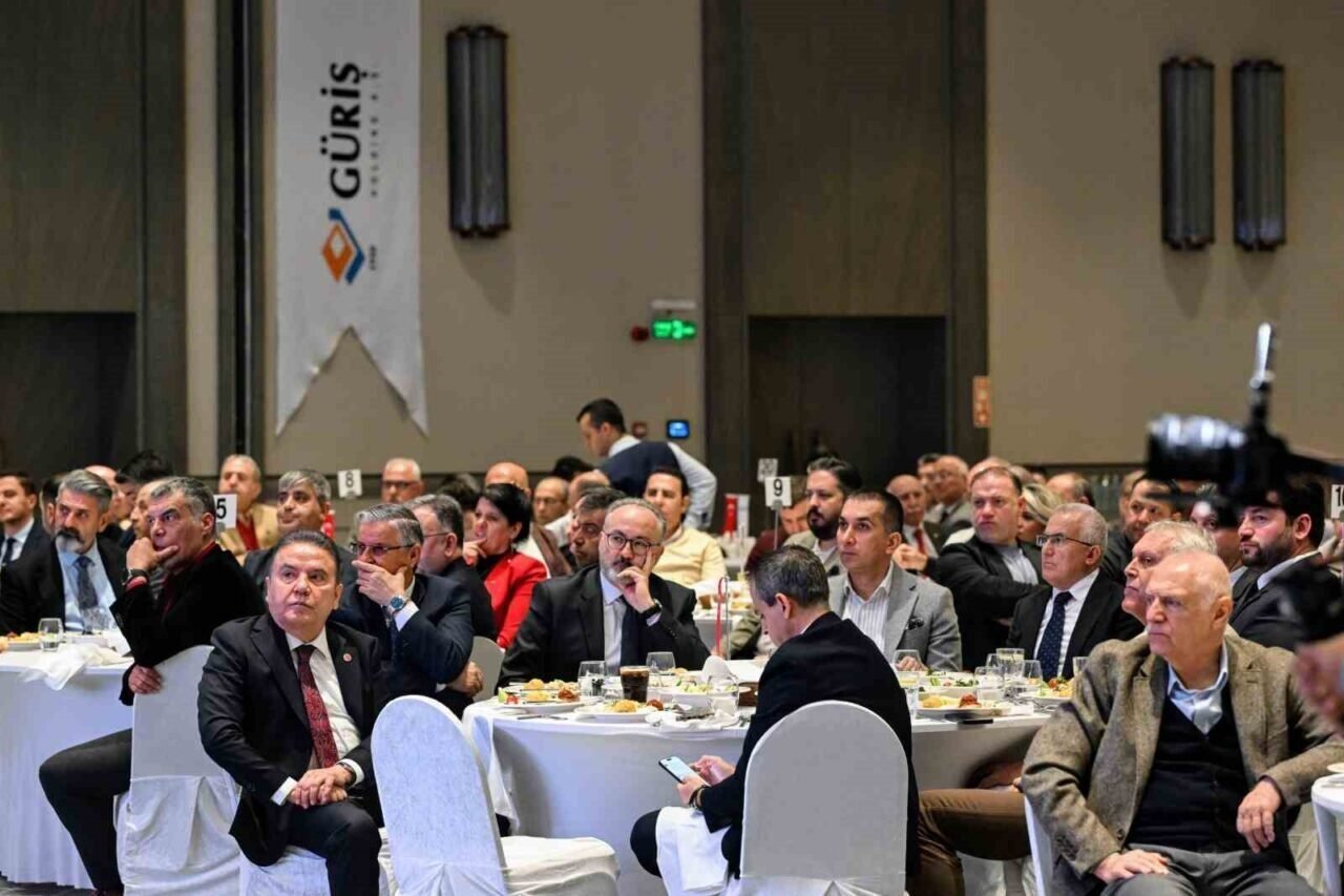Başkan Böcek: "Turizm Master Planı doğrultusunda bütüncül yaklaşımla hareket edilmeli"
