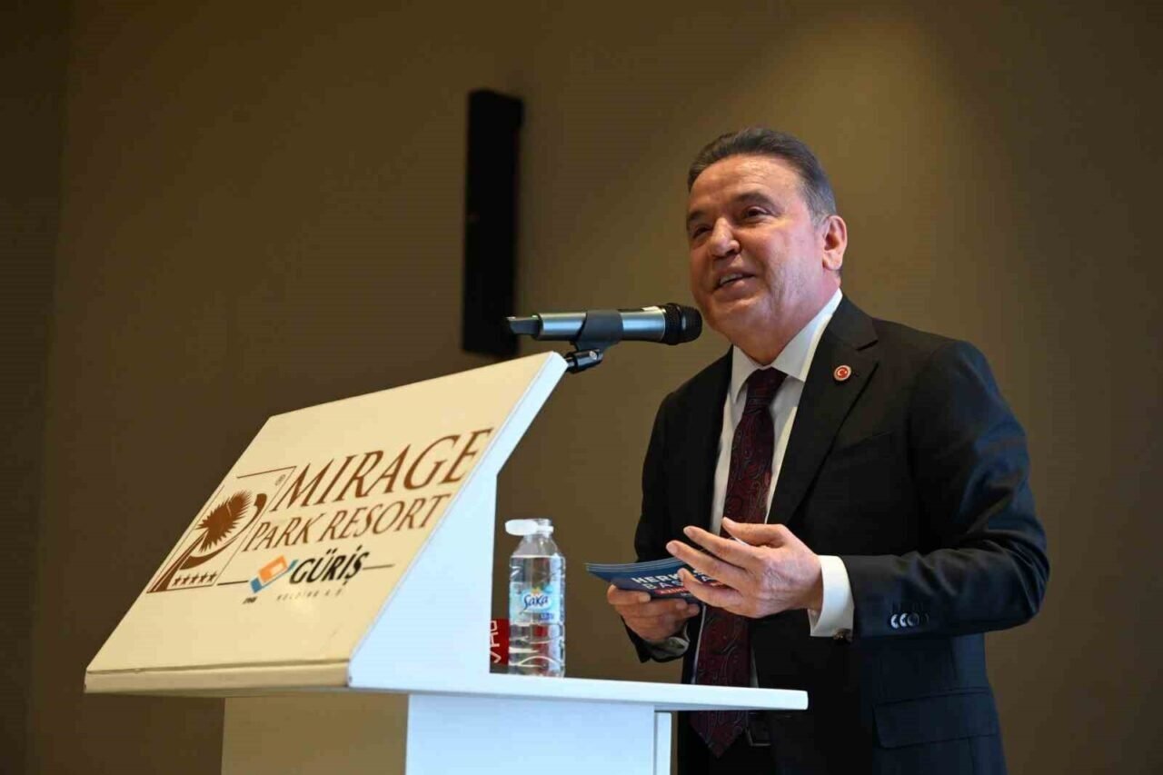 Başkan Böcek: "Turizm Master Planı doğrultusunda bütüncül yaklaşımla hareket edilmeli"