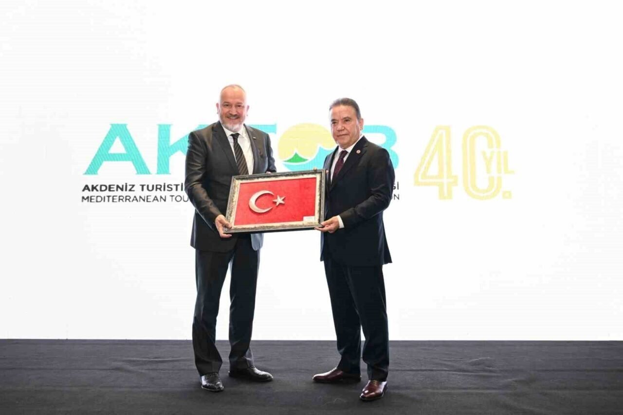 Başkan Böcek: "Turizm Master Planı doğrultusunda bütüncül yaklaşımla hareket edilmeli"