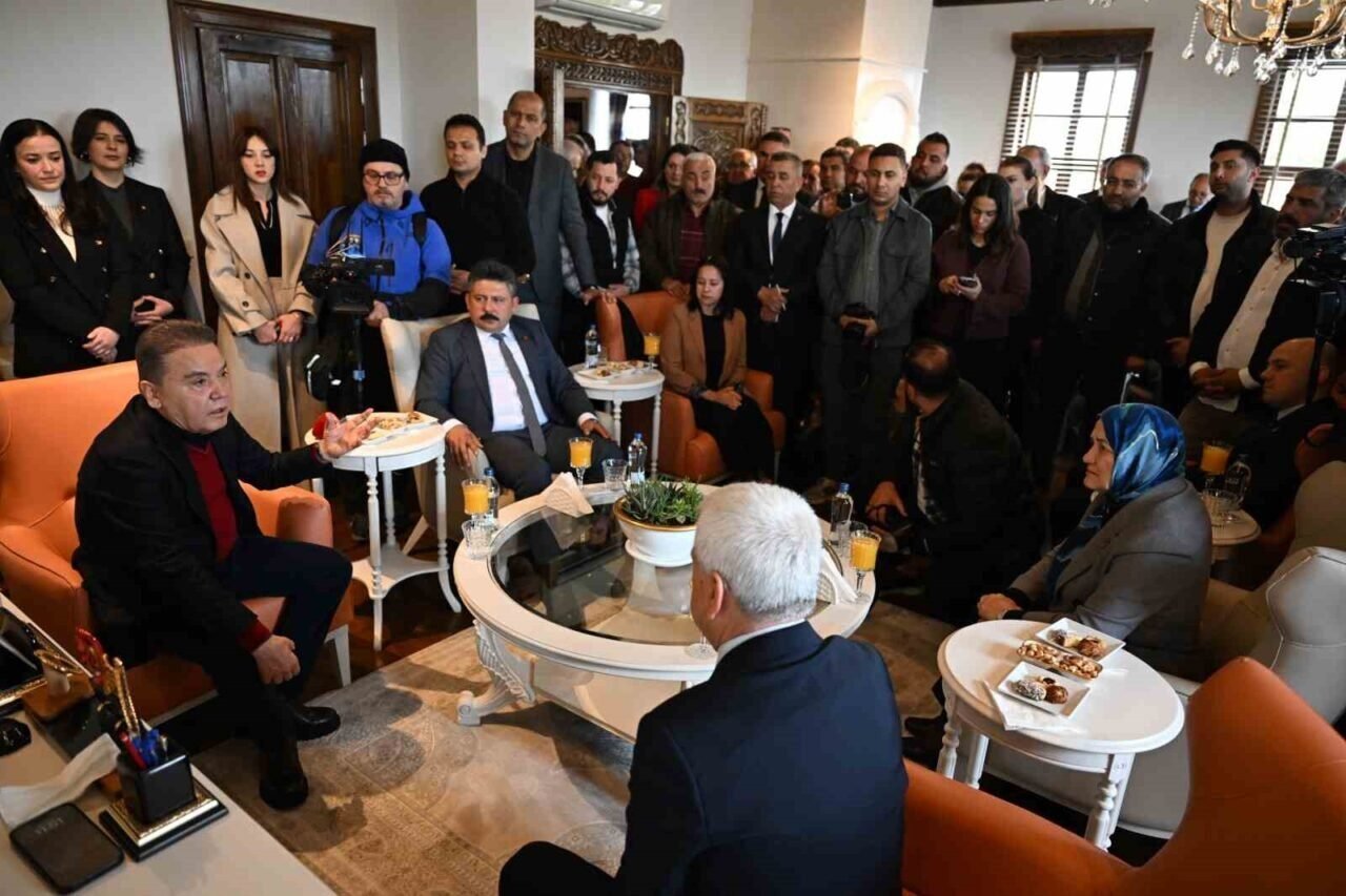 Başkan Böcek: "Vatandaşlarımıza verdiğimiz sözlerimizi tek tek yerine getireceğiz"