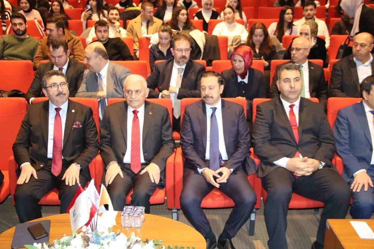 Binali Yıldırım: "Cumhurbaşkanı Erdoğan’ın tekrar aday olmasının yolu açılmalı"