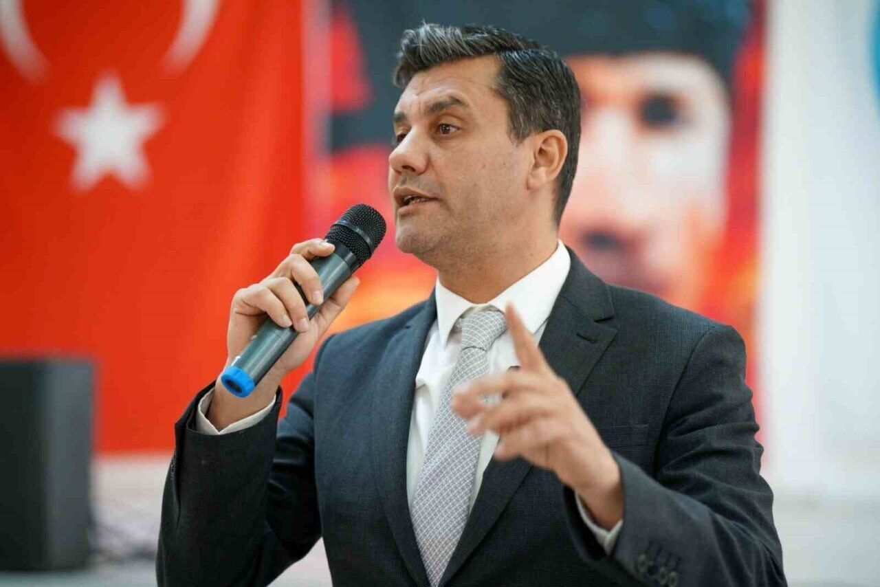 Binlerce çuval odun ihtiyaç sahiplerine dağıtılıyor