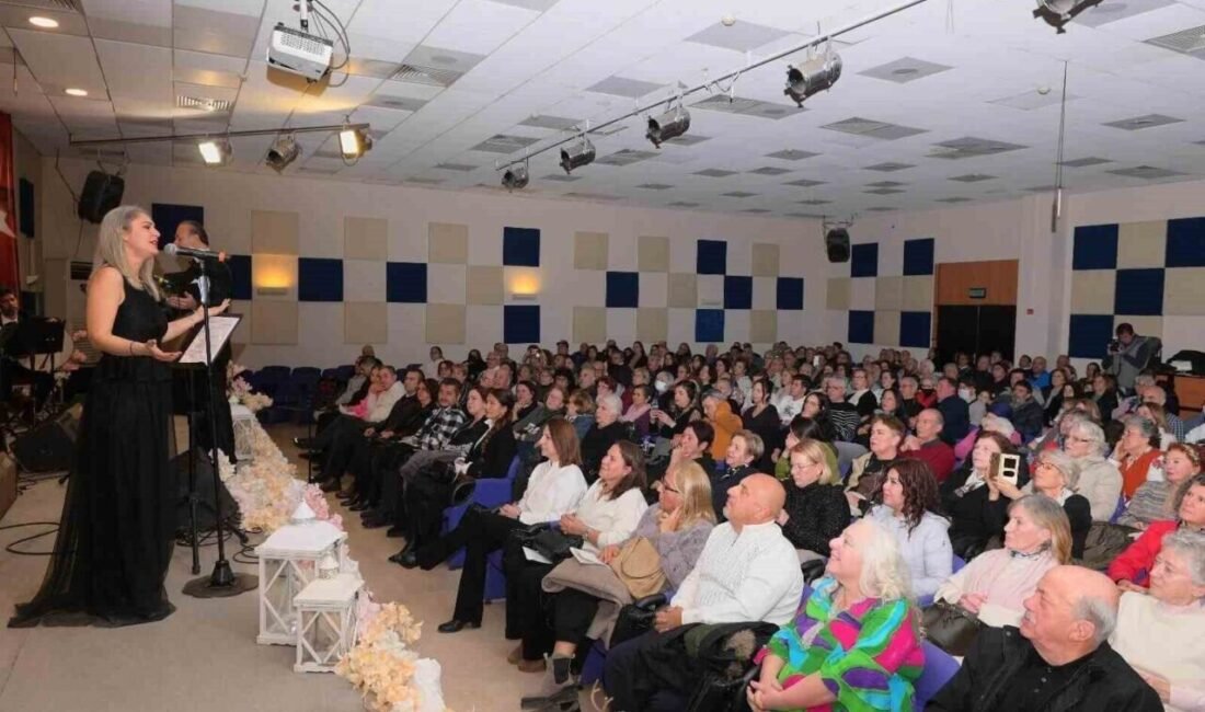 Çeşme Belediyesi Türk Sanat Müziği Korosu, 30. yıl dönümünü Çeşme