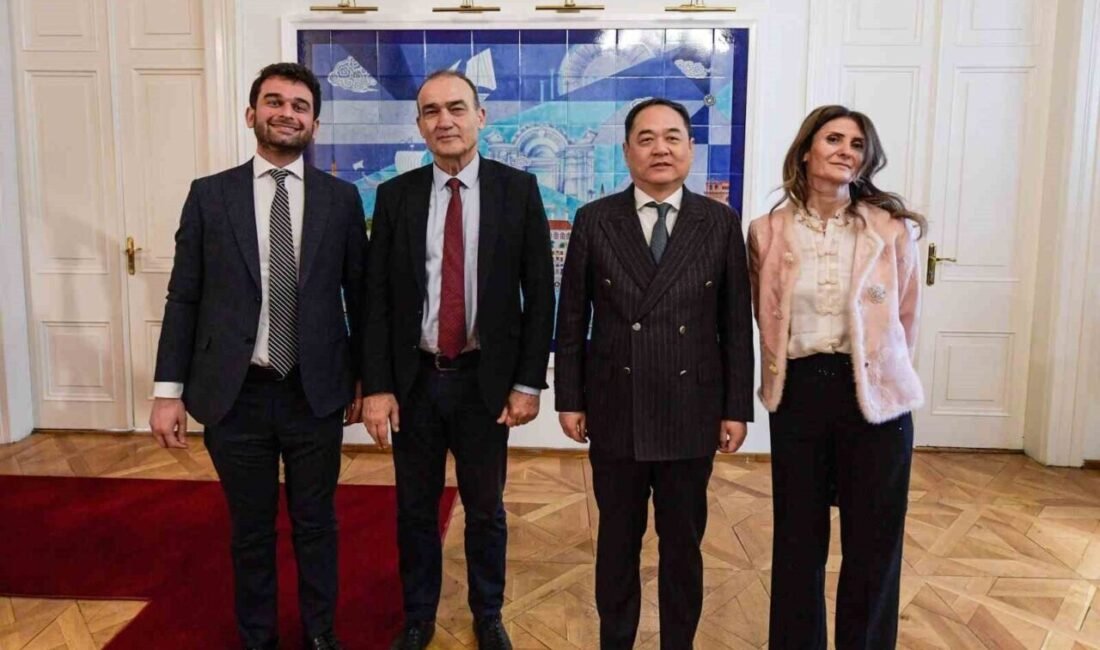 Çin Yabancı Ülkelerle Dostluk Derneği (CPAFFC) Başkanı ve bakan seviyesindeki