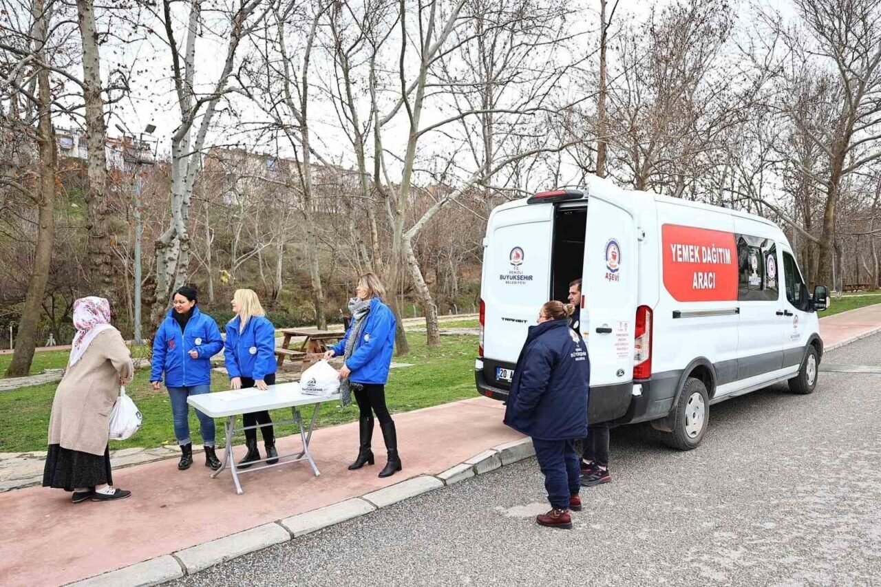 Denizli Büyükşehir beslenme yardımlarına devam ediyor