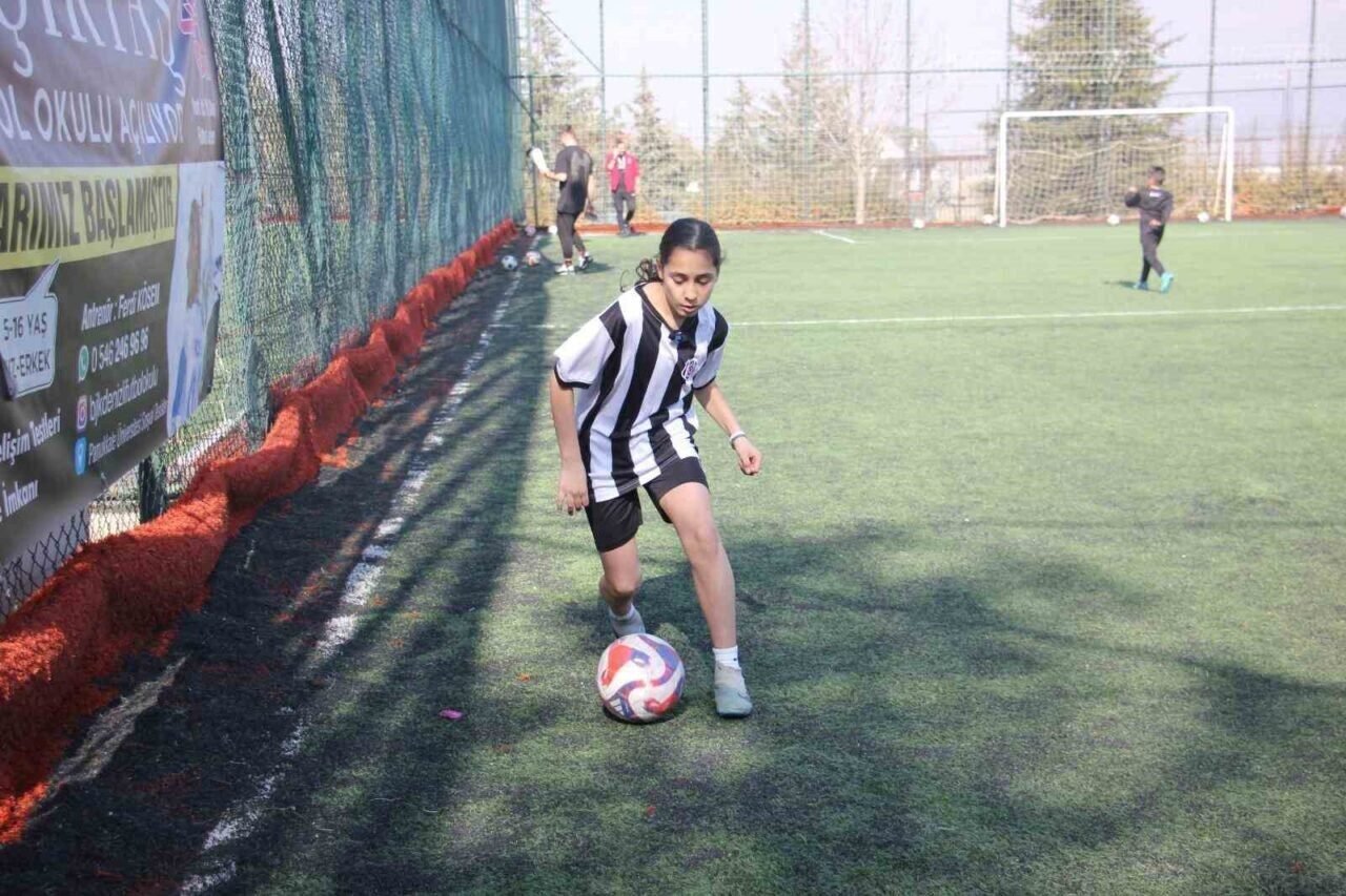 Denizlili iki genç yetenek Beşiktaş’ta ter dökecek