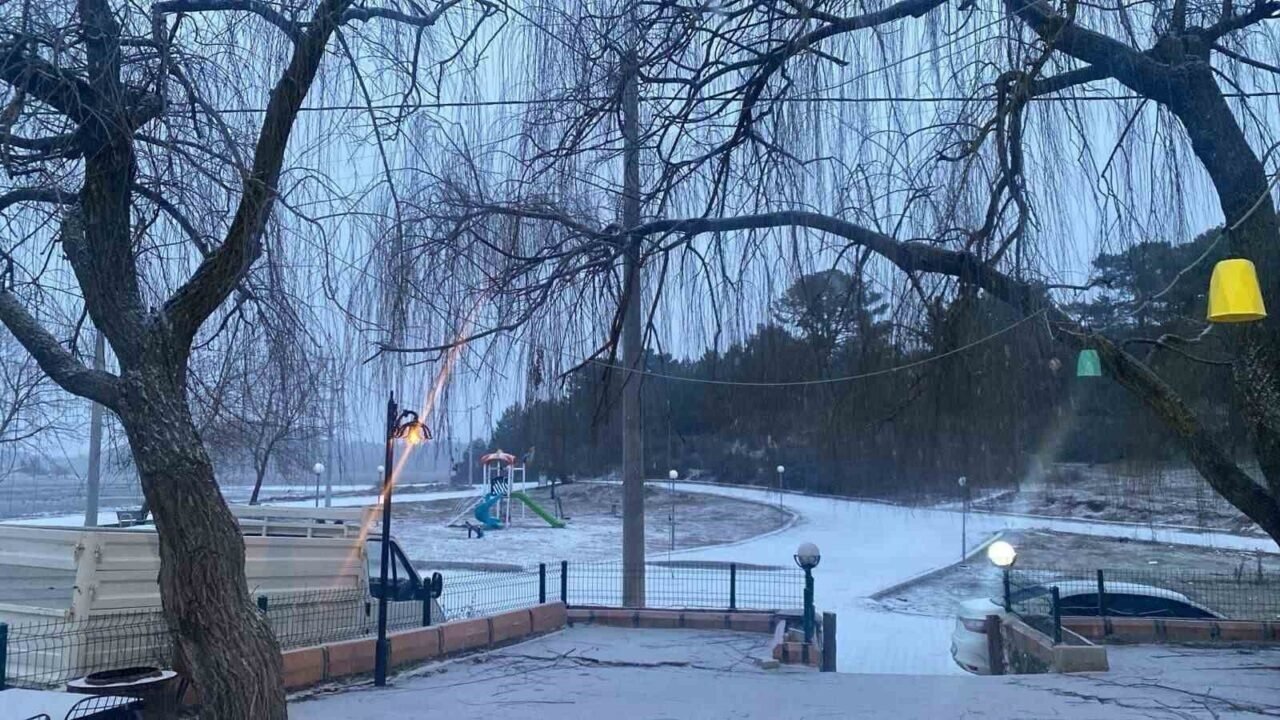Denizli’nin yüksek kesimlerinde kar yağışı başladı