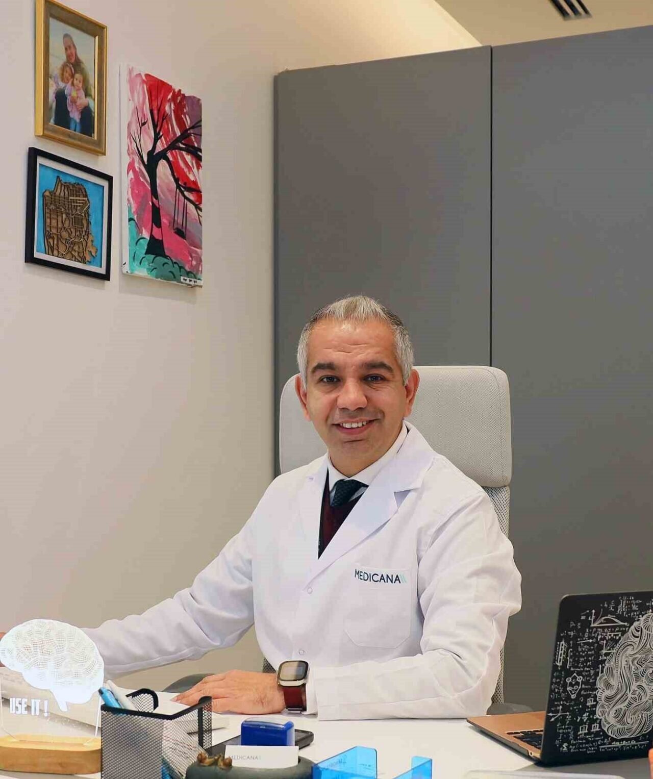 Genç yaşta parkinsona yakalandı, beyin pili ile sağlığına kavuştu