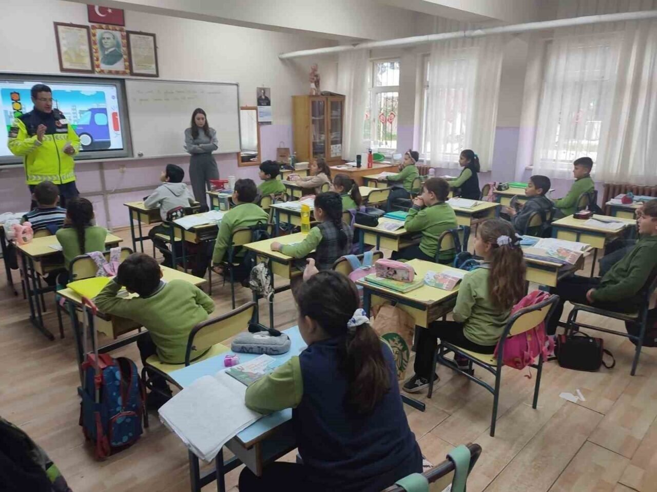 Jandarmadan öğrencilere trafik eğitimi