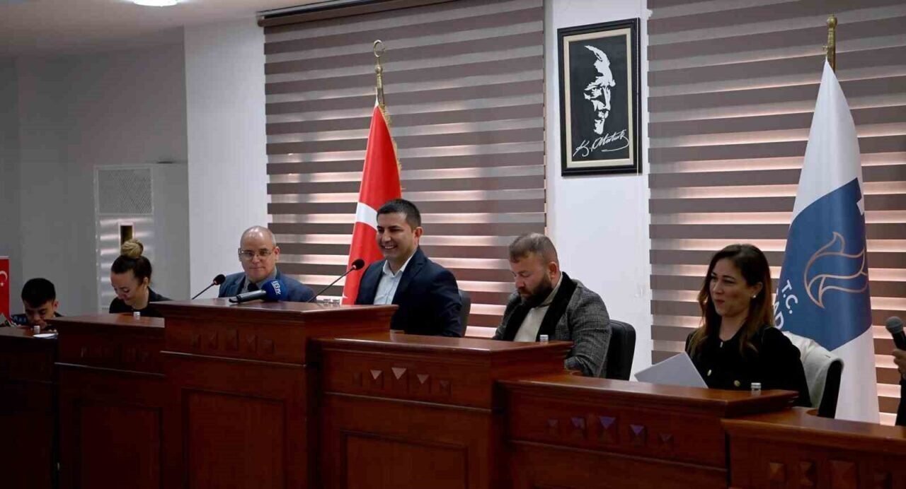 Kuşadası Belediye Meclisi Şubat ayı Toplantısı Davutlar’da yapıldı