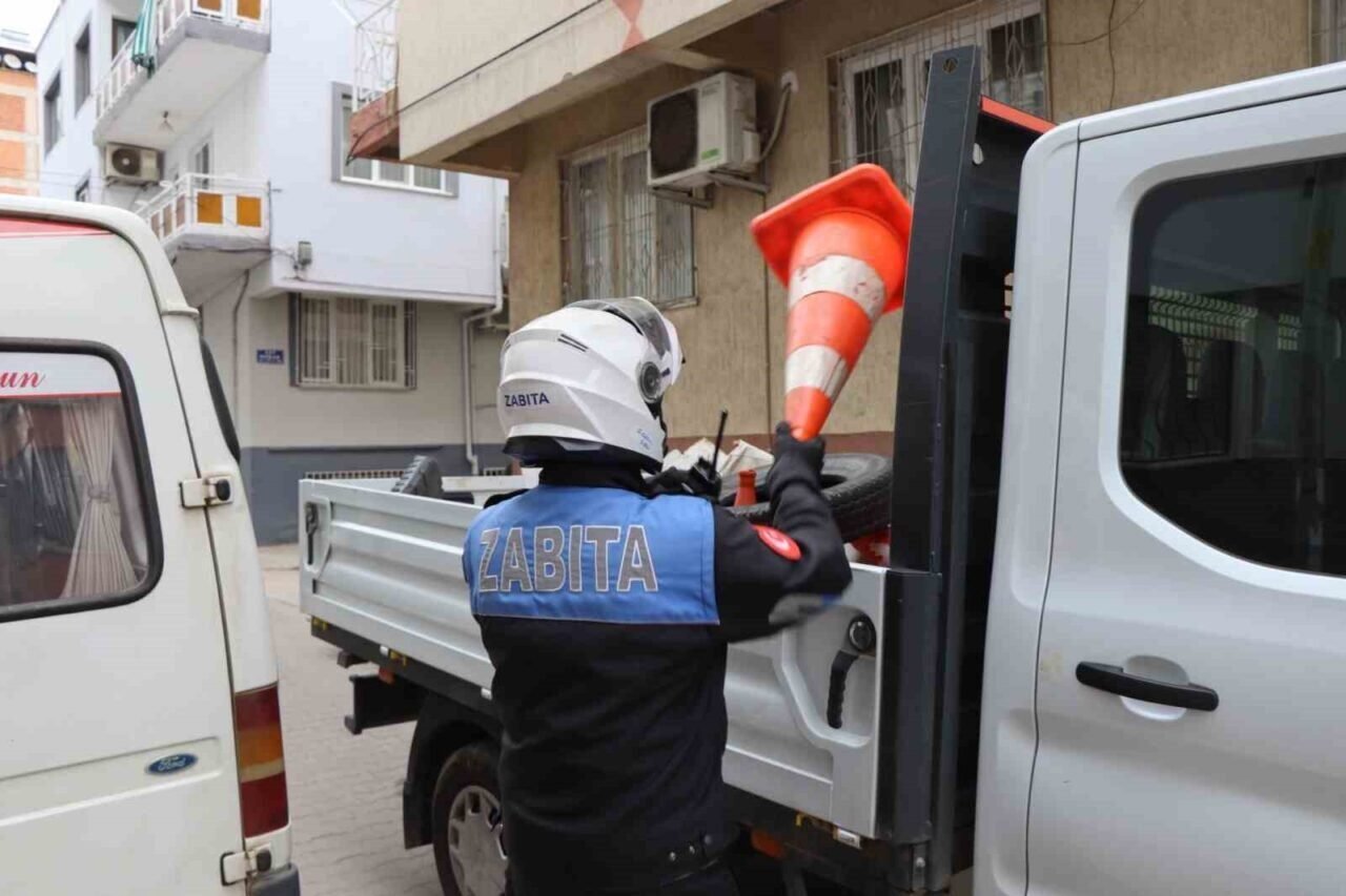 Nazilli’de kaldırım ve yol işgallerine zabıta müdahalesi
