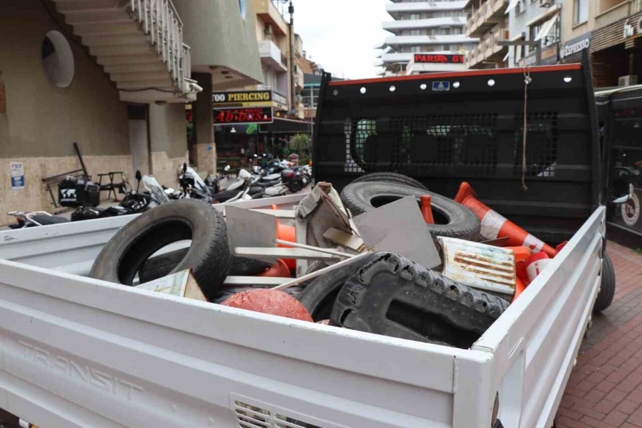 Nazilli’de kaldırım ve yol işgallerine zabıta müdahalesi