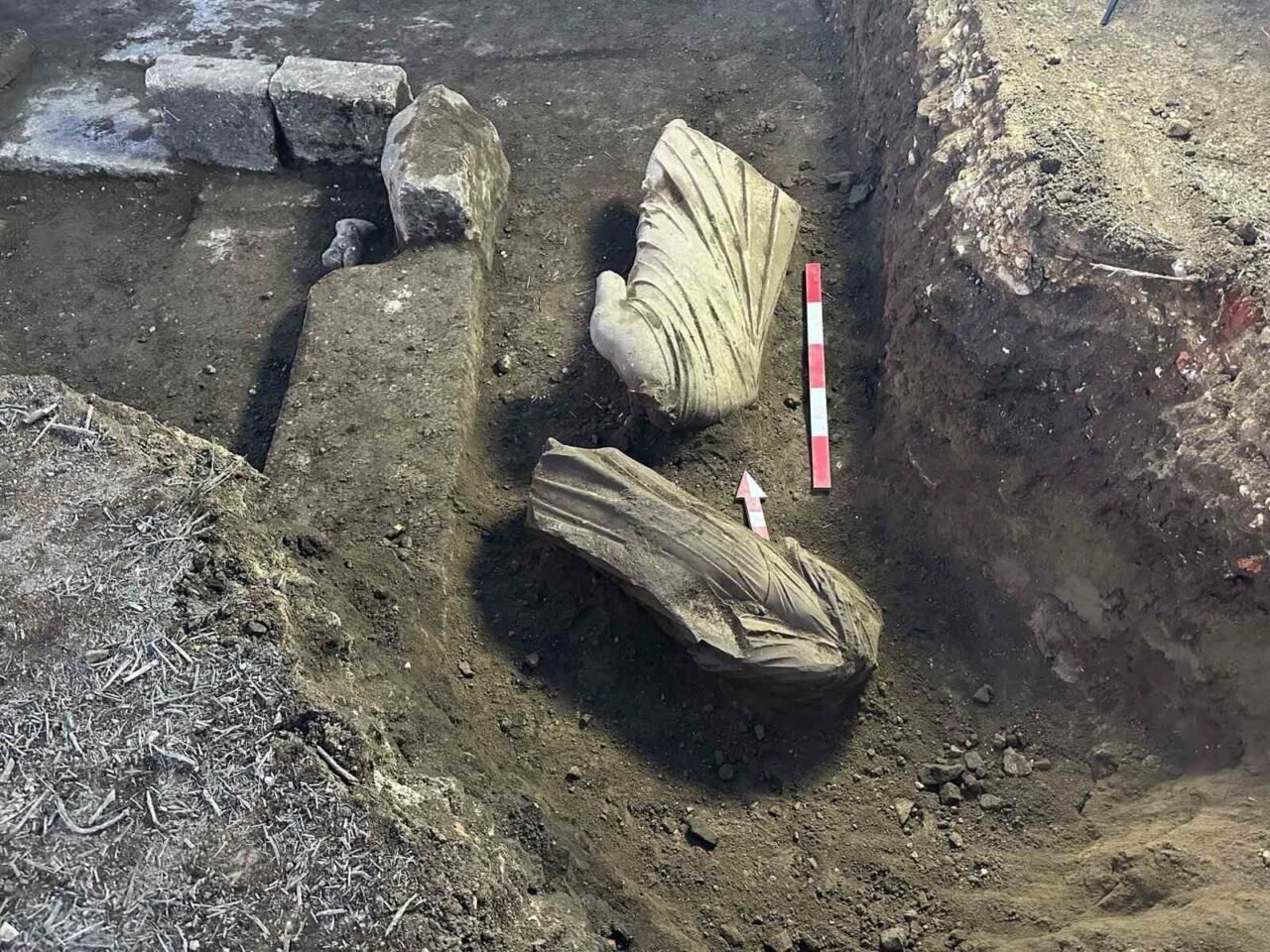 Perge Antik Kenti’nde beş yeni heykel gün yüzüne çıkarıldı