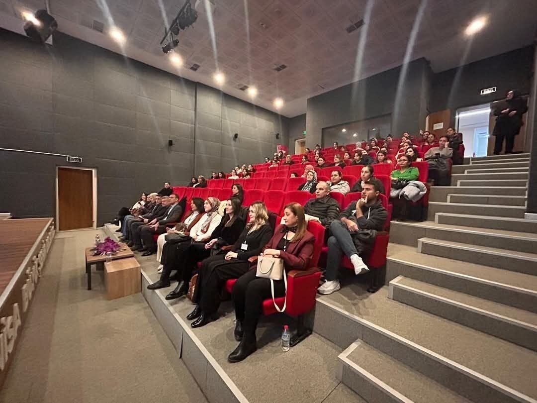 Sarıgöl’de velilere "Akran zorbalığına karşı durmak" semineri düzenlendi