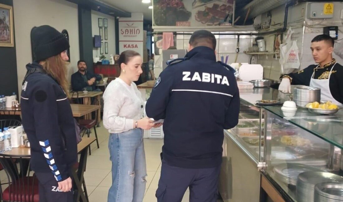İzmir’in Seferihisar ilçesinde belediye ekipleri Ramazan ayı öncesi denetimlerini aralıksız