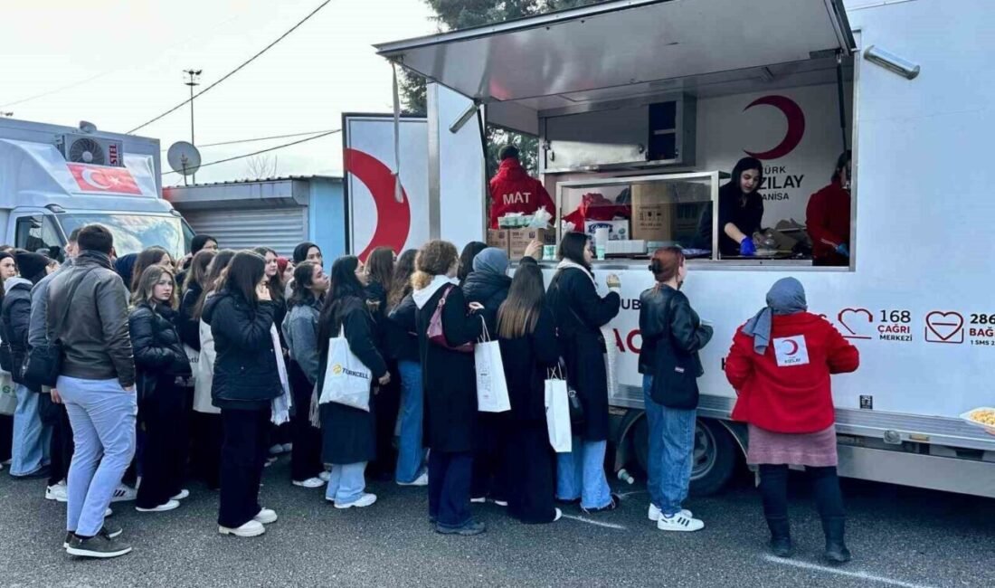 Türk Kızılay Manisa il Merkez Başkanlığı ekipleri, Manisa Celal Bayar