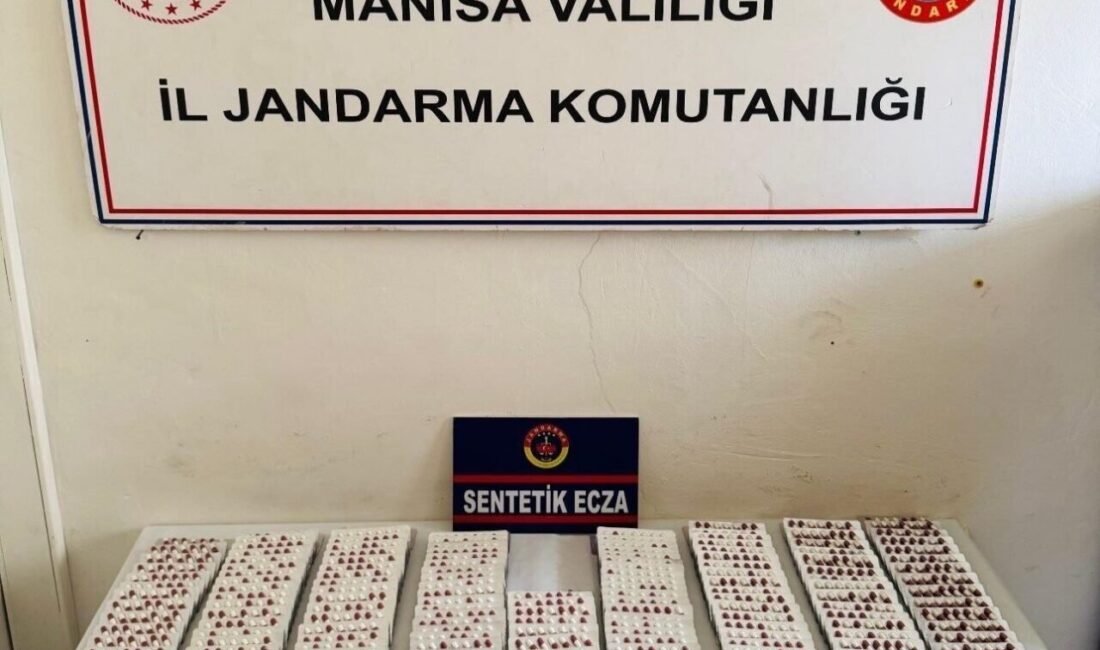 Manisa’nın Turgutlu ilçesinde jandarma ekipleri tarafından bir şahsın ikametinde yapılan