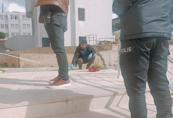 Alanya’da 4. kattan düşen kadın ağır yaralandı