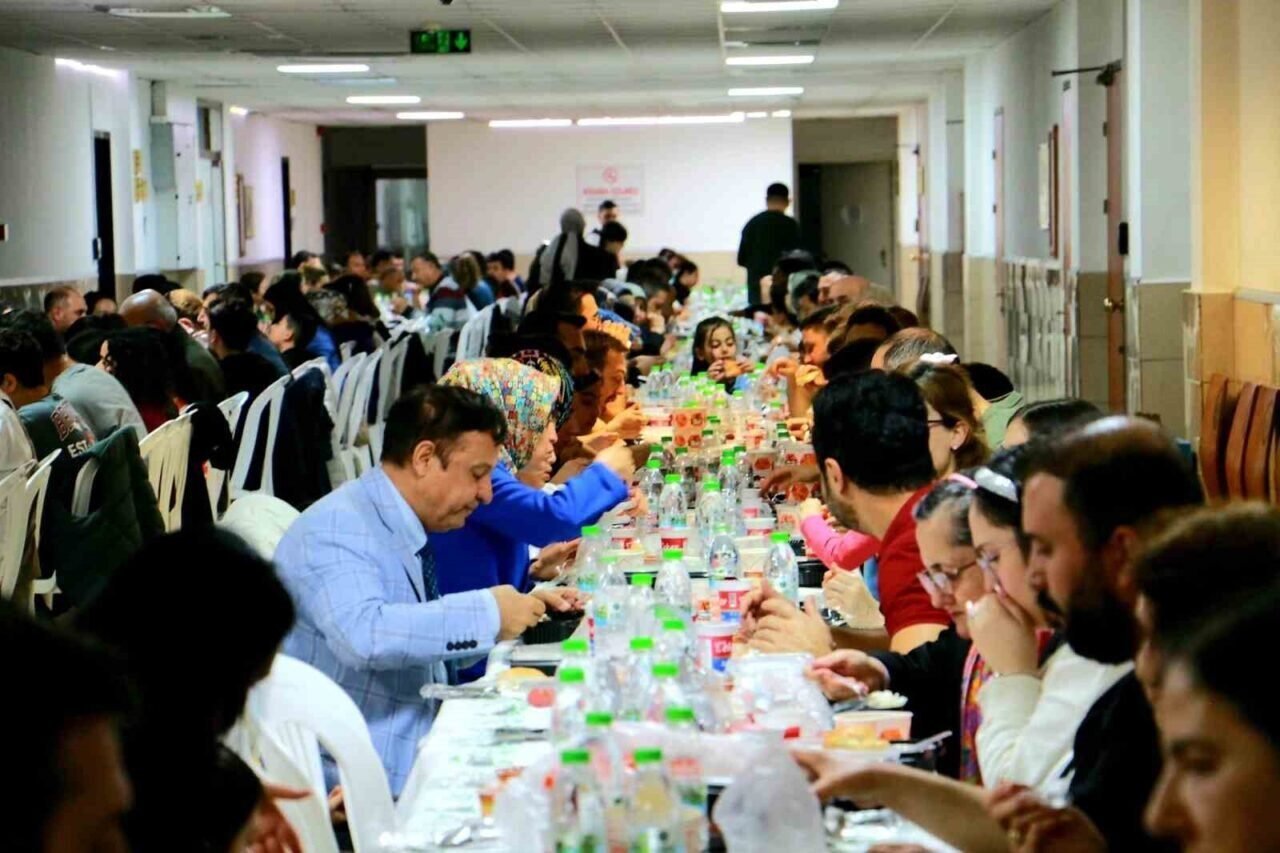 Antalya adliyesi personeli iftar programında bir araya geldi