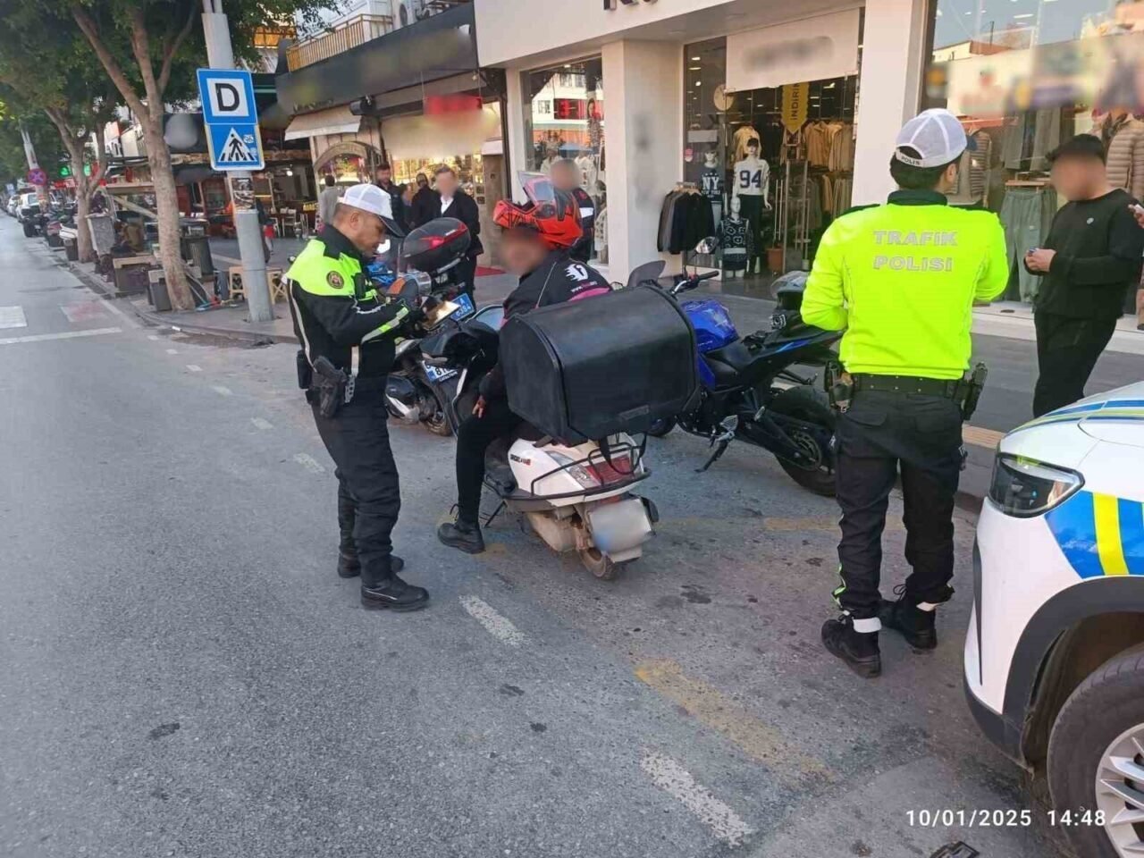 Antalya’da motosiklet uygulamasında bin 135 kişi sorgulandı Antalya’da motosiklet uygulamasında bin 135 kişi sorgulandı